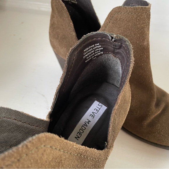 Steve Madden Adelphie bootie // size 9 / green suede leather / heel / EUC - Picture 2 of 3